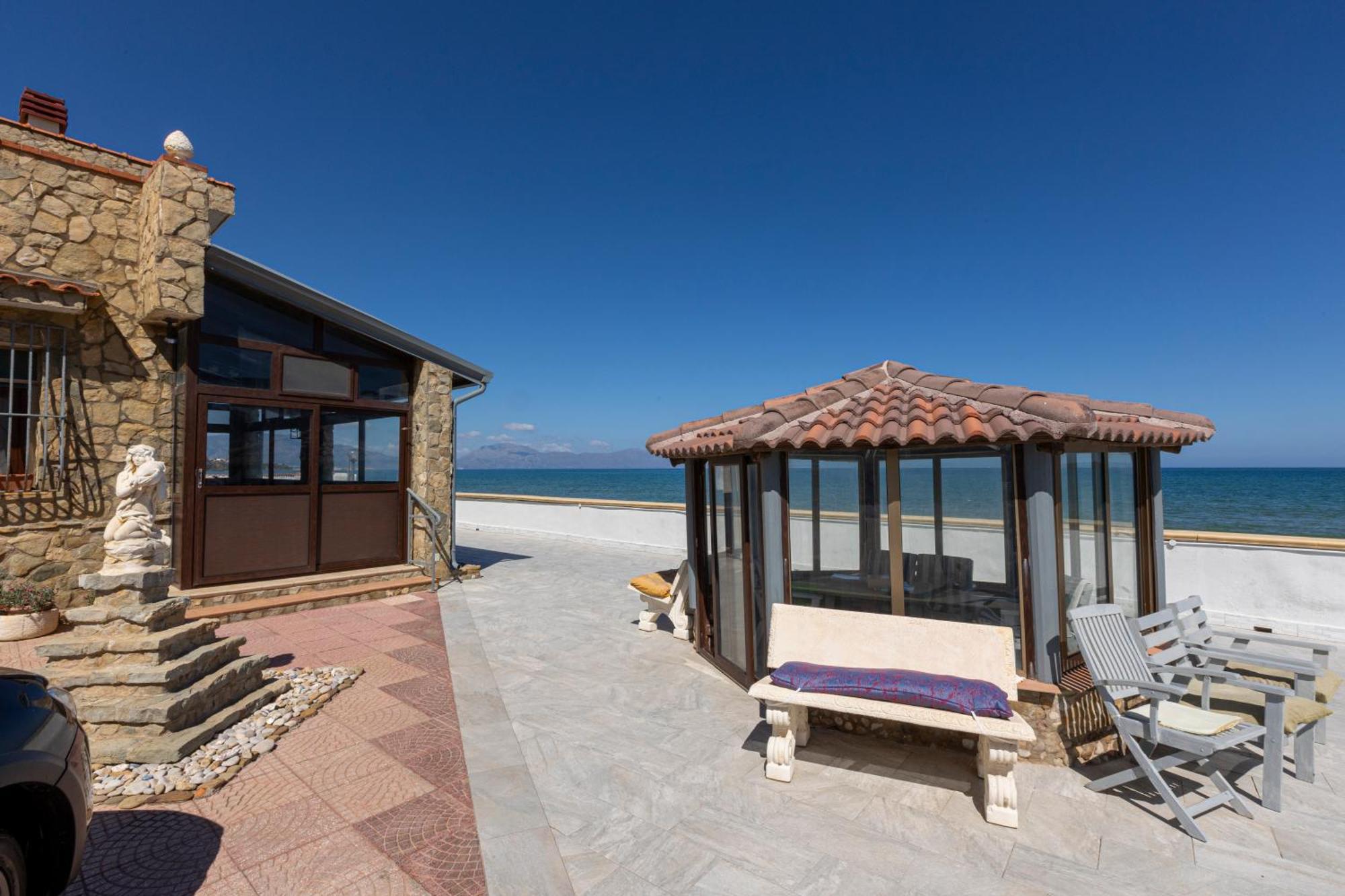 Casa Vacanza Barbera - In Riva Al Mare Villa Trappeto  Ngoại thất bức ảnh