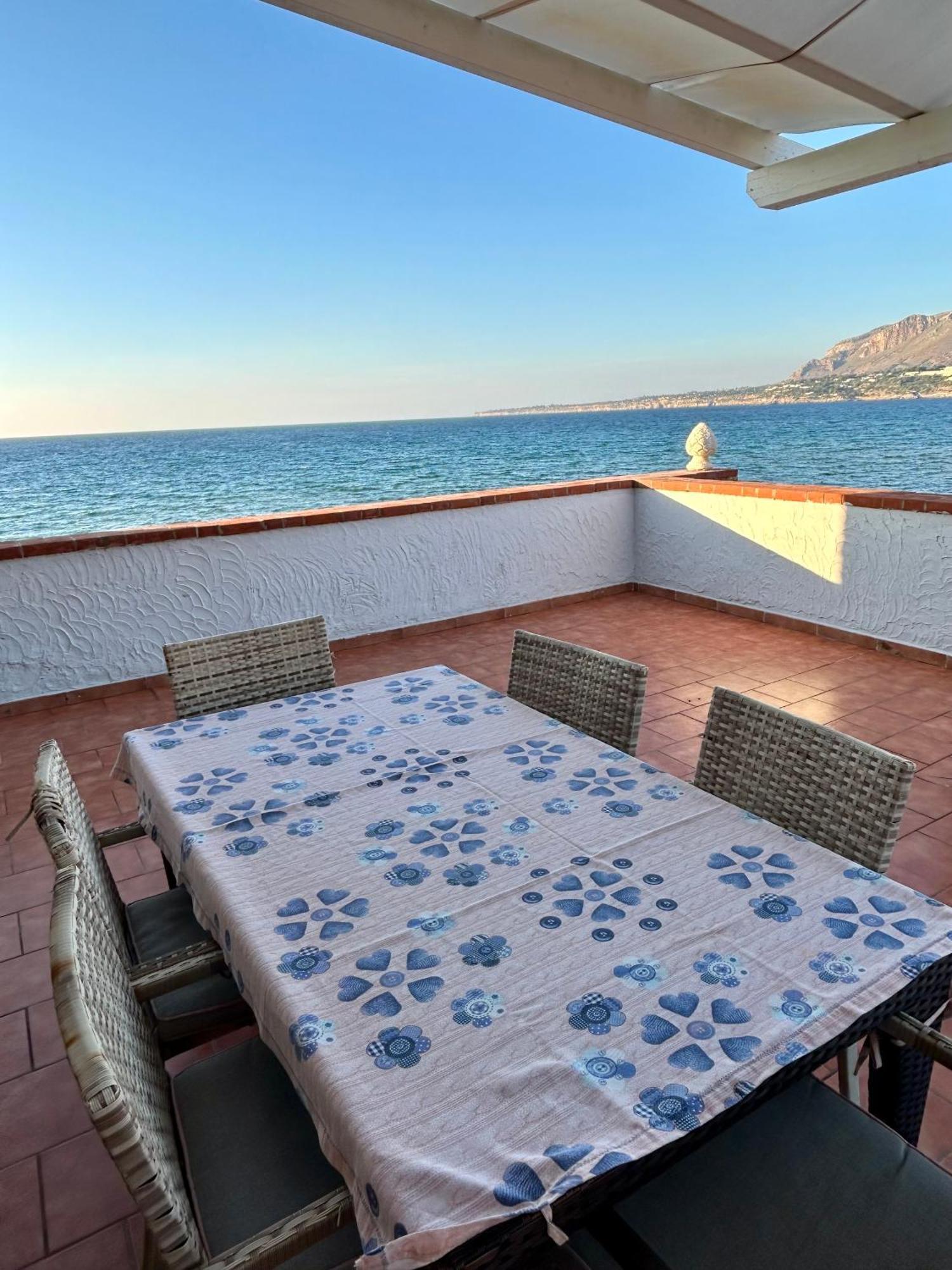 Casa Vacanza Barbera - In Riva Al Mare Villa Trappeto  Ngoại thất bức ảnh