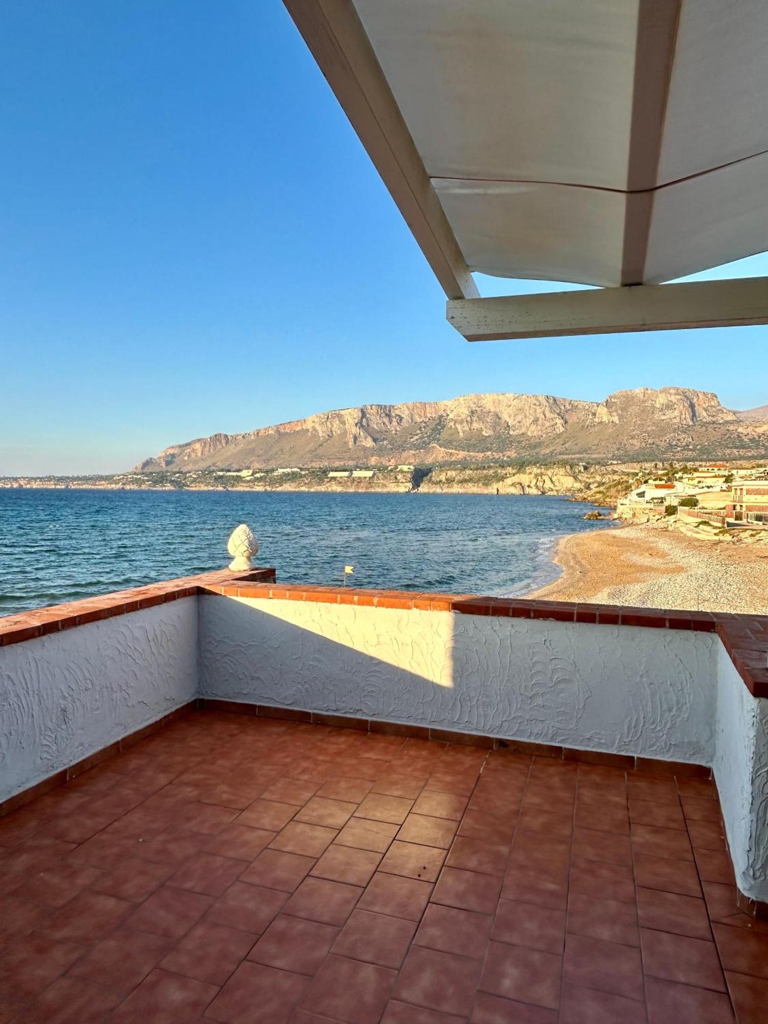 Casa Vacanza Barbera - In Riva Al Mare Villa Trappeto  Ngoại thất bức ảnh