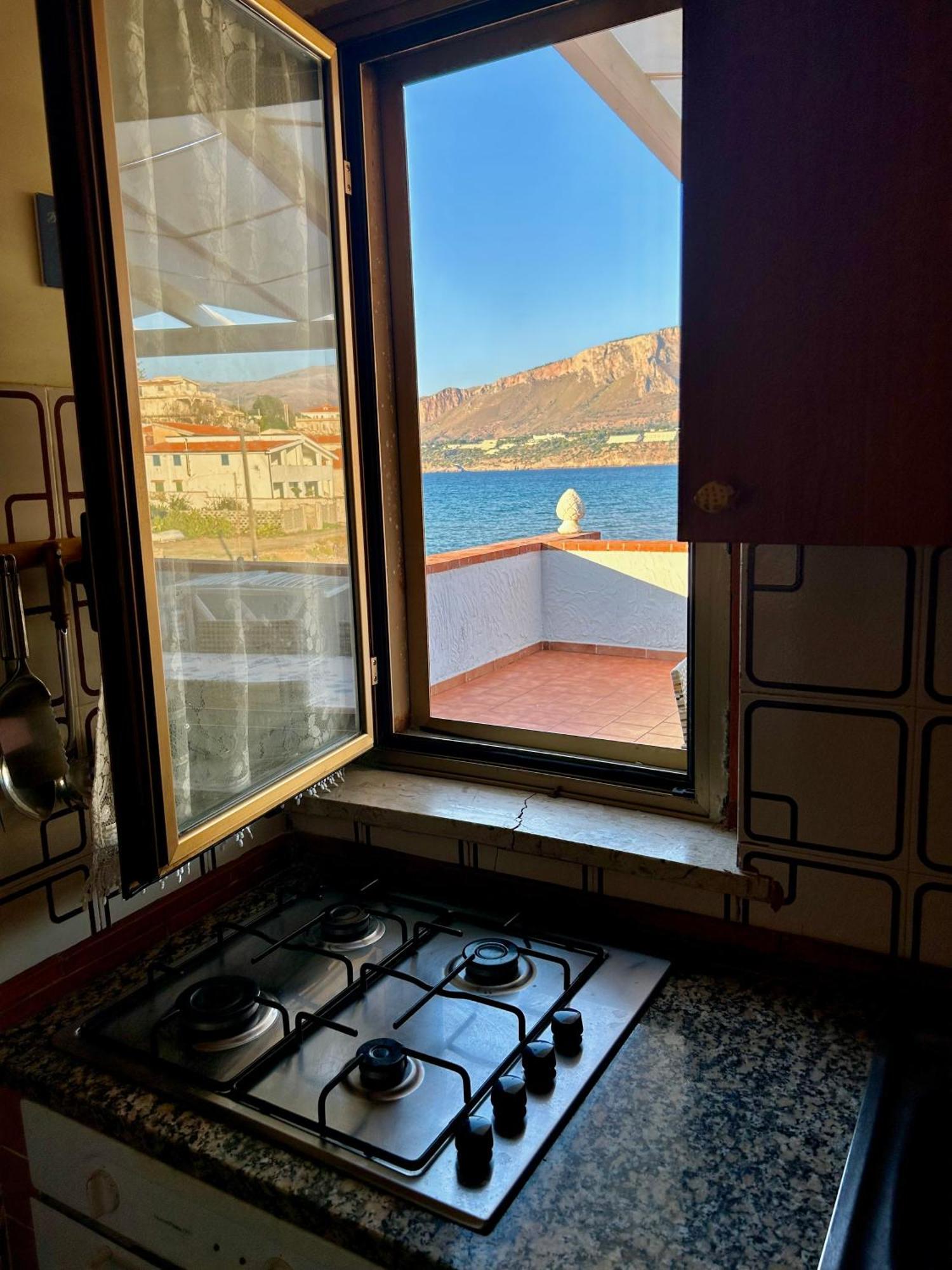 Casa Vacanza Barbera - In Riva Al Mare Villa Trappeto  Ngoại thất bức ảnh