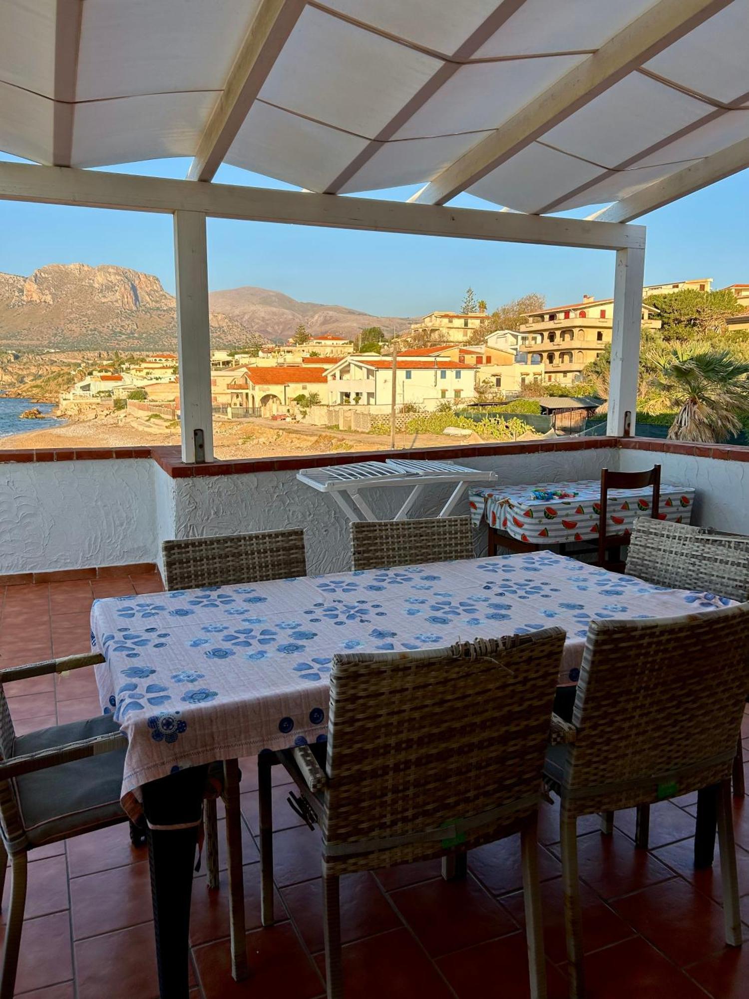 Casa Vacanza Barbera - In Riva Al Mare Villa Trappeto  Ngoại thất bức ảnh
