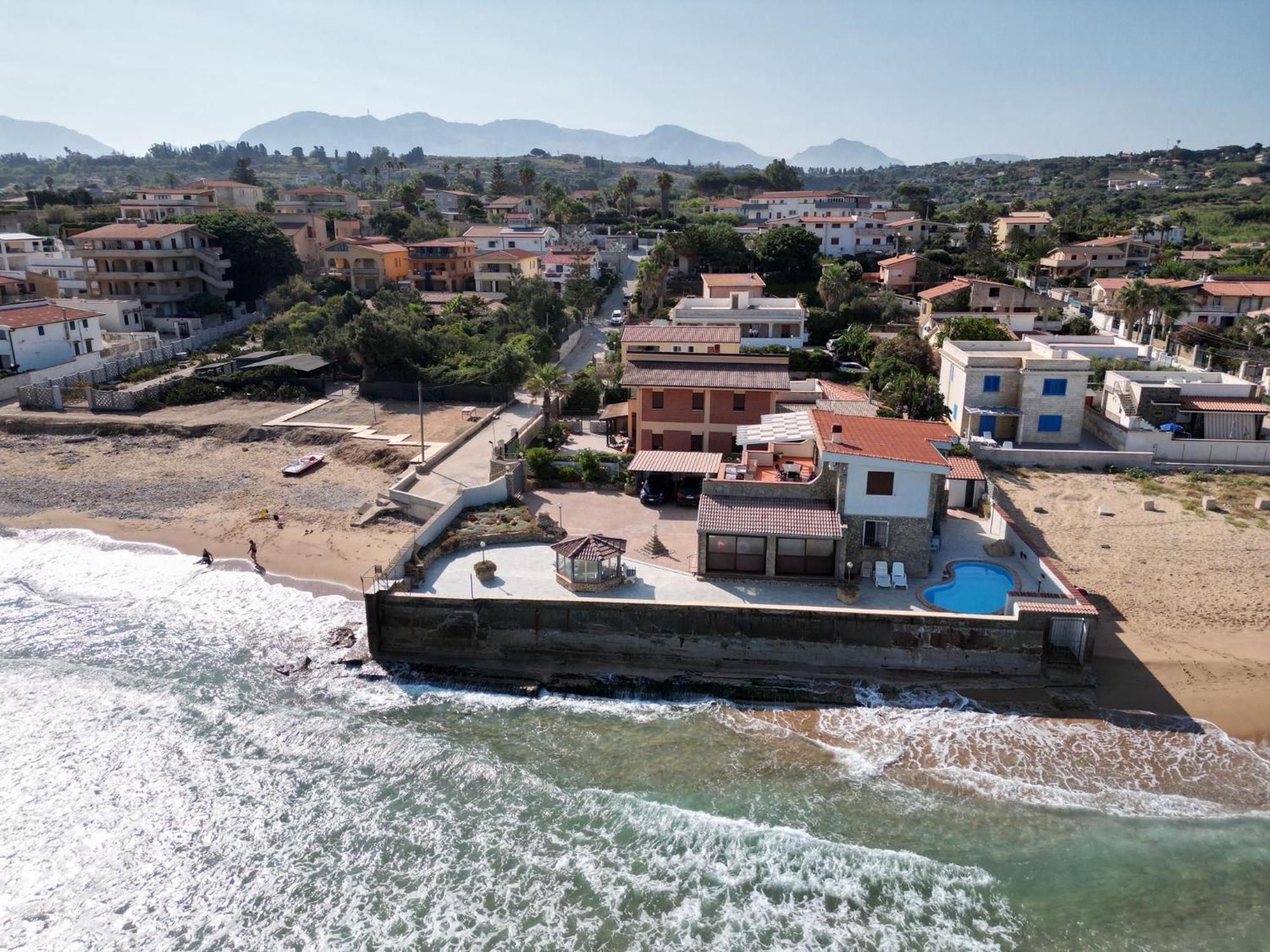 Casa Vacanza Barbera - In Riva Al Mare Villa Trappeto  Ngoại thất bức ảnh